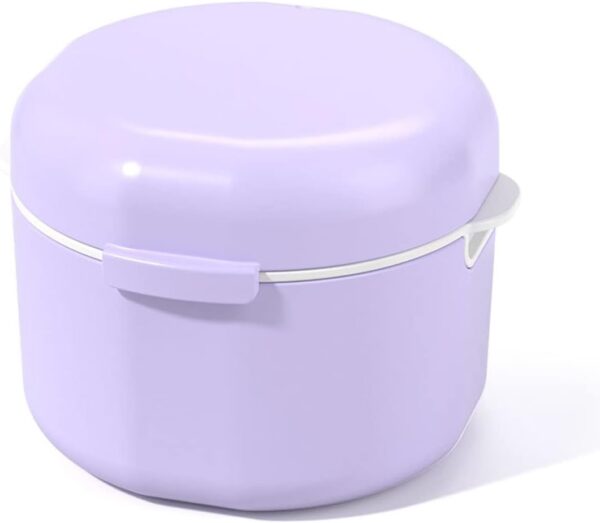 BINQILIN Caja de dentadura portátil para almacenamiento de dientes falsos, caja de limpieza de dentaduras con cesta coladora, caja de baño para almacenar remojo (morado)