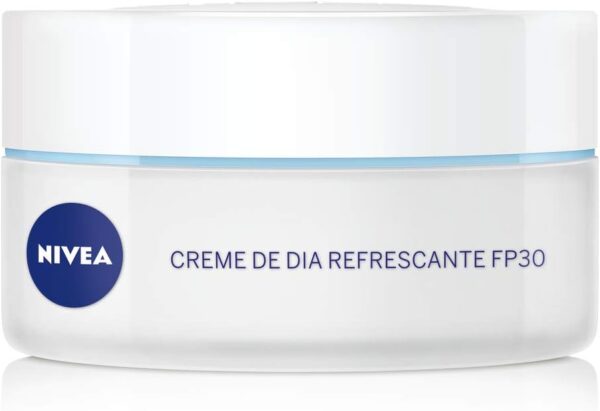 NIVEA Crema de Día Refrescante FP30 (1 x 50 ml), crema hidratante facial con vitamina E, crema refrescante para piel normal y mixta con protección solar - Image 3
