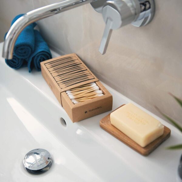 Navaris Bastoncillos para los oídos de bambú y algodón - 800 Palillos de orejas 100% reciclables biodegradables y ecológicos - 4 cajas de 200 uds. - Image 2