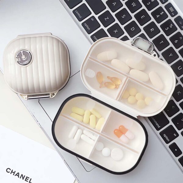 Ptyism 2 Pcs Pastillero de Viaje con Etiqueta Adhesiva，Porta Medicamentos viaje丨Pastillero Diario Portátil Para Viajes y Uso Diario - Image 6