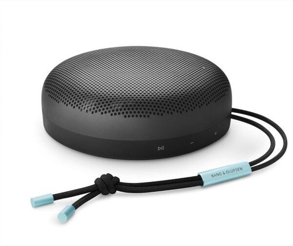 Bang & Olufsen Beosound A1 (2.ª Gen) Altavoz Bluetooth Inalámbrico Portátil Resistente al Agua y al Polvo con Sonido de 360 Grados, Alexa y Speakerphone, Hasta 18 horas de Batería Anthracite Oxygen