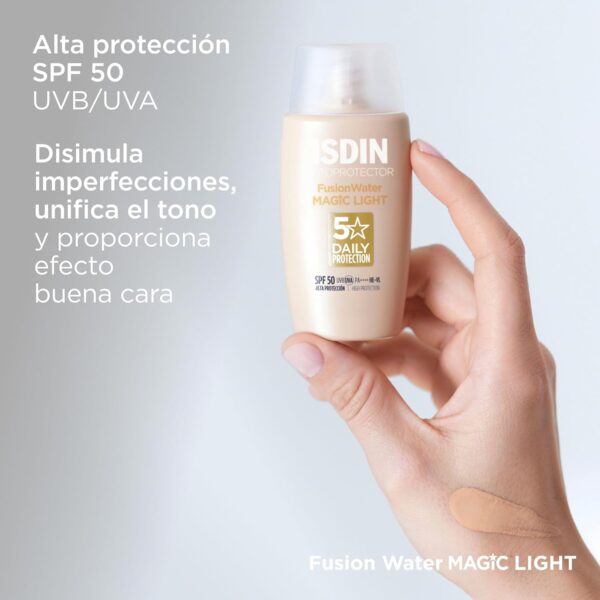 Fotoprotector ISDIN Fusion Water Color Light SPF 50, Protector Solar Facial con Color, Ligero e Hidratante, Cobertura Natural, Efecto Buena Cara, Disimula Imperfecciones, 50 ml - Image 4