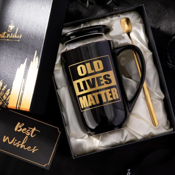 Divertidos regalos de cumpleaños, jubilación, Navidad para personas mayores, taza de café impresa con oro, taza de café esmaltada de metal para personas mayores, papá, abuelo, taza grande de cerámica - Image 5