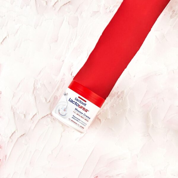 Lactovit - Mousse Crème Hidratante Lactourea para Cuerpo y Cara de 24 Horas Hidratación, para Pieles Secas y Muy Secas, Reparación Intensiva de la Piel, Absorción Inmediata y Tacto Sedoso - 400 ml - Image 4