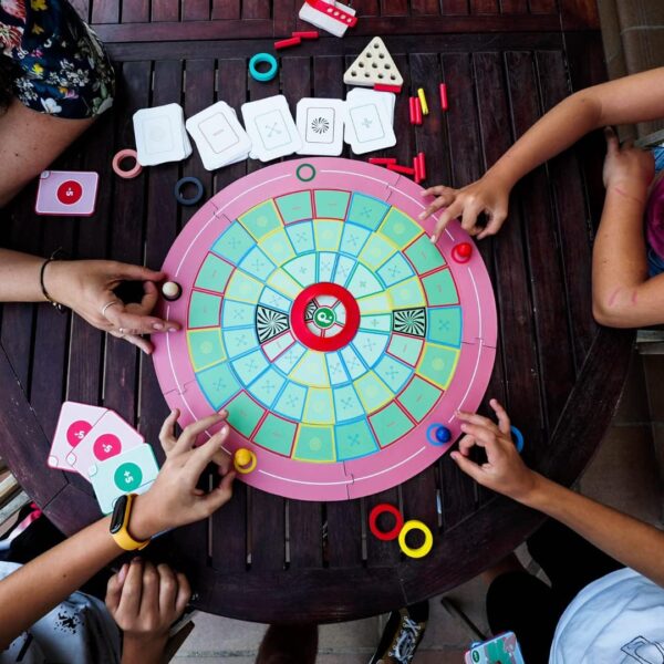 OLYMPLAKKS | Juego de Mesa Multideporte | De 7 a 99 Años | 2 a 5 Jugadores | para Niños y Adultos | Juego de Habilidad | Juego de Estrategia | para Toda la Familia - Image 2