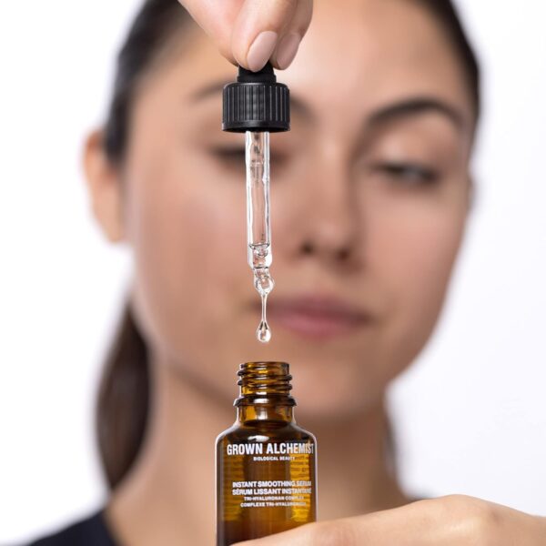 Grown Alchemist Serum Acido Hialuronico - Serum Facial Hidratante con Ácido Hialurónico de Triple Peso Derivado de Plantas Orgánicas para el Rostro - Barrera Cutánea, Serum Hidratante - 25 ml - Image 3