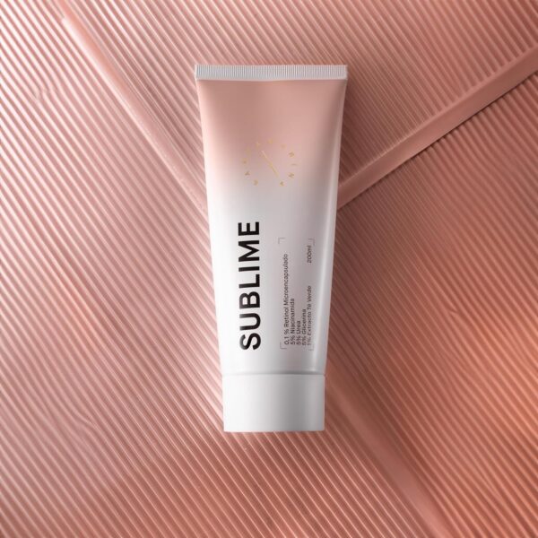 Santamarina Cosmetics Crema Hidratante Corporal Antiedad Intensiva SUBLIME - Crema Antiedad Intensiva - Mejora la textura, los Signos del Envejecimiento y Unifica el Tono de la Piel - 200 ml - Image 2