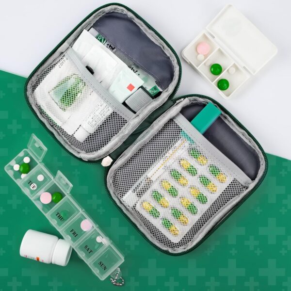 WuGU 2PCS Botiquín de Primeros Auxilios, Mini Kit Primeros Auxilios Trae Pastillero con 2 Cajas de Pastillas, Mini Botiquin de Primeros Auxilios Impermeable para Escuela, Viajes, Camping - Verde - Image 4