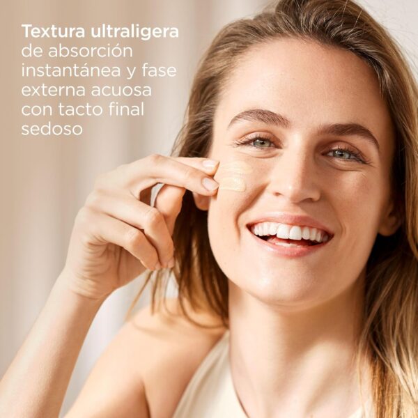 Fotoprotector ISDIN Fusion Water Color Light SPF 50, Protector Solar Facial con Color, Ligero e Hidratante, Cobertura Natural, Efecto Buena Cara, Disimula Imperfecciones, 50 ml - Image 3