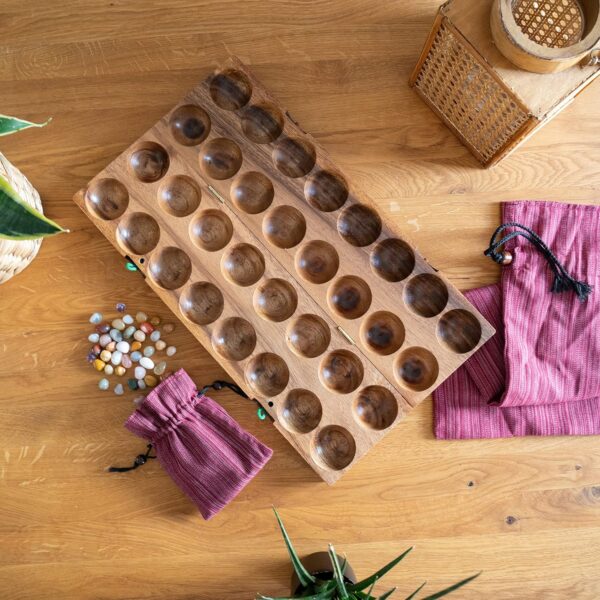 LOGOPLAY 85 Hus - Bao - Kalaha - Juego de alubias - Juego de Conchas - Juego de Piedras Preciosas Hecho de Madera de Samena Que Incluye Piedras Preciosas y Bolsa de Tela - Image 3