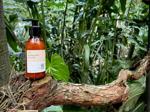 Loción, crema hidratante corporal textura ligera con extracto de Jiaogulan y Aceite de Girasol. Con ingredientes y aceites naturales antioxidantes. (1) - Image 5