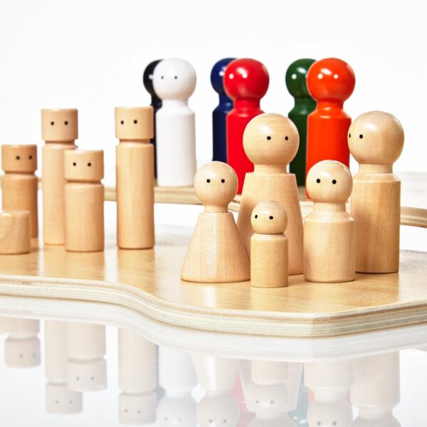 Lumaland Juego Pedagógico para el Entrenamiento y la Terapia Familiar Constelaciones Familiares y Sistémicas con 32 Figuras de Madera - Image 2