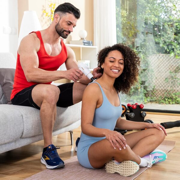 InnovaGoods® Pistola de masaje muscular calor y frio, masajeador Ideal para aliviar el dolor, el cansancio y la fatiga de la rutina diaria. pistola masaje Incluye 6 cabezales masajeador piernas. - Image 7
