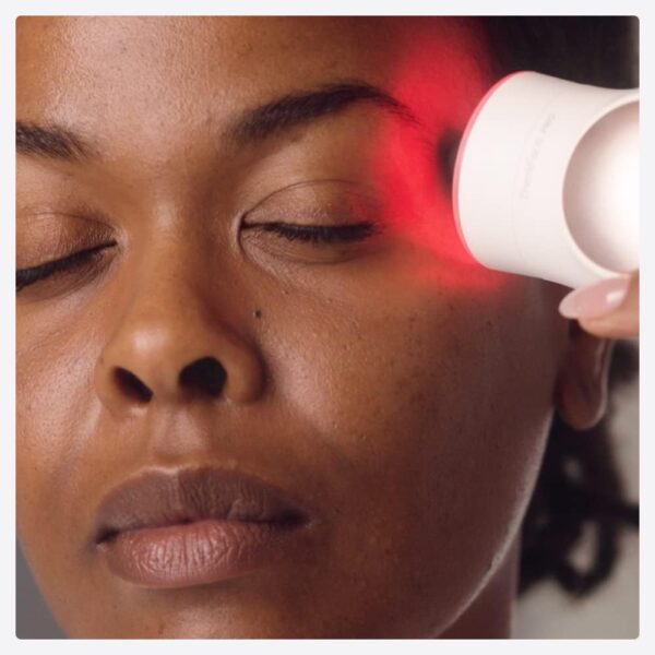 TheraFace Pro - Dispositivo de masaje facial portátil, herramienta de terapia eléctrica compacta para mejorar el cuidado de la cara y la piel, tratamiento de microcorriente y terapia de luz, negro - Image 6