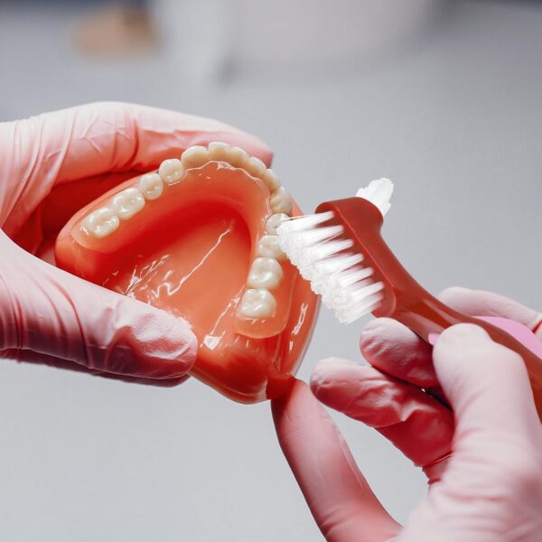 Qianyu 2 cepillos de dientes duros para dentaduras postizas de cerdas multicapa, herramientas de limpieza de dentaduras postizas portátiles, cepillo retenedor de cuidado dental de doble cara para - Image 7