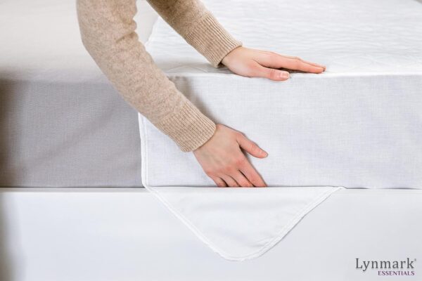 Protector de cama lavable, almohadilla con pliegues, paquete de 1, tamaño de cama individual, el mejor protector de colchón para incontinencia y humectación de cama, alfombrilla 100% impermeable y - Image 3